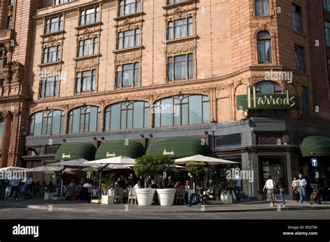 harrods cafe locations uk.